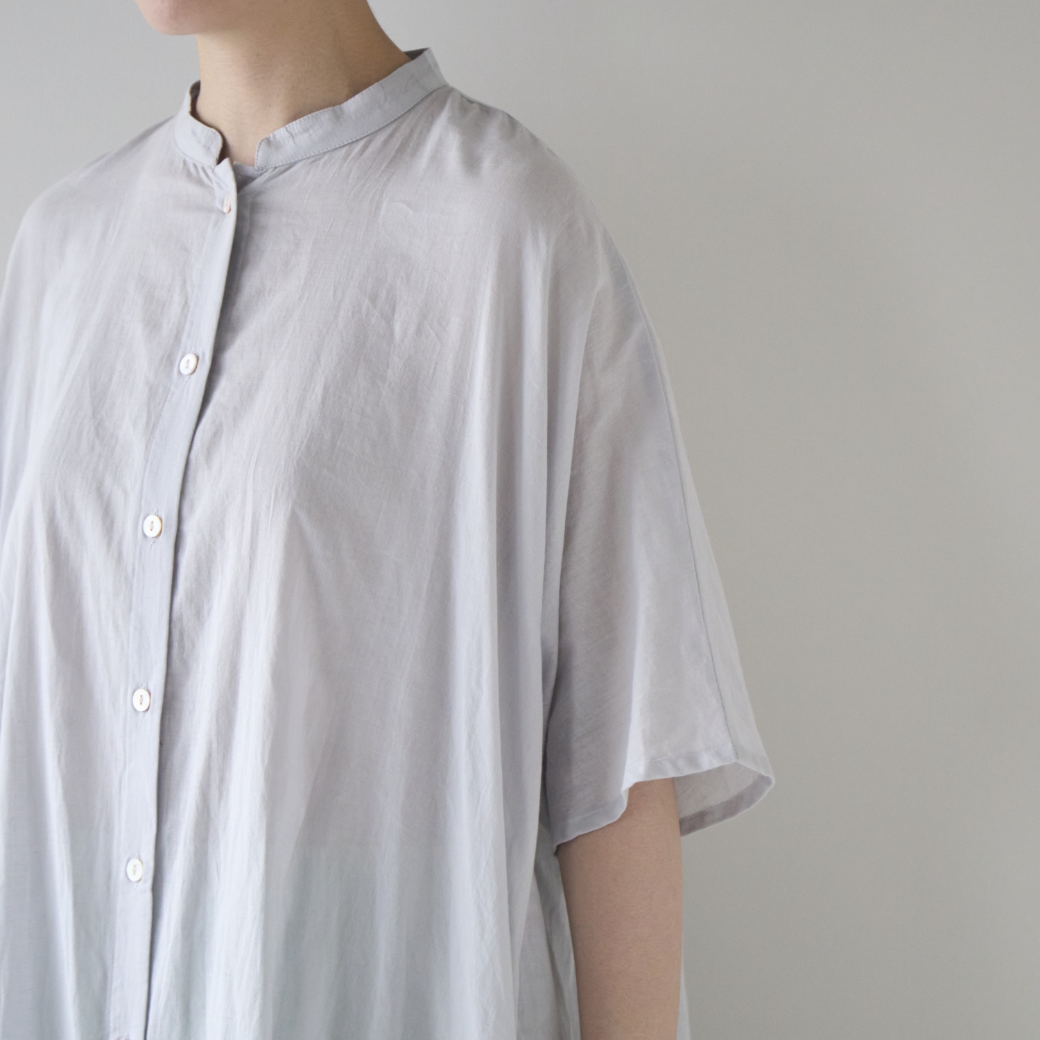 Kilka×kapuwa/風が通るなめらかモスリンワンピース